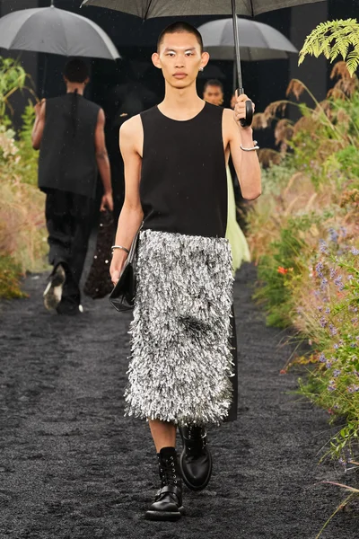 Look 64